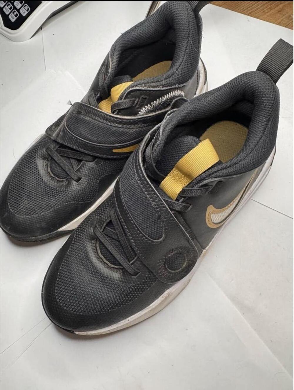 Nike Kid's Black and Grey Trainer